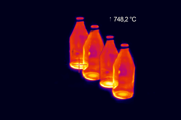 Monitoring temperatury szklanych butelek